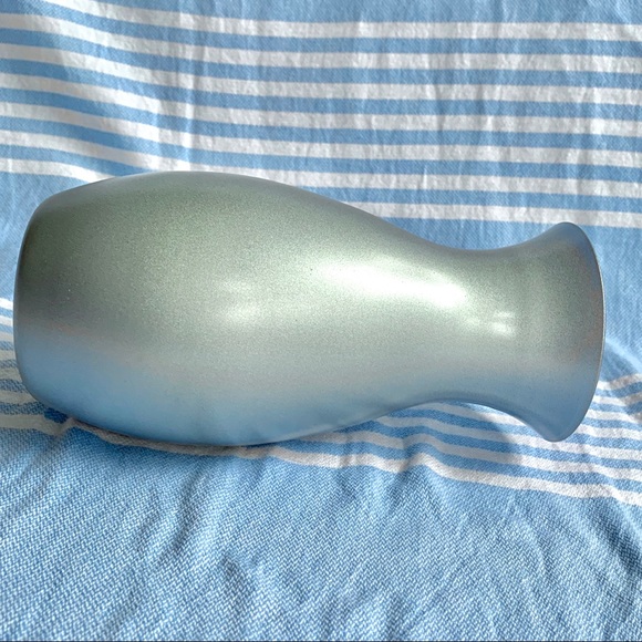 Matte Silver Table Vase - Picture 5 of 8